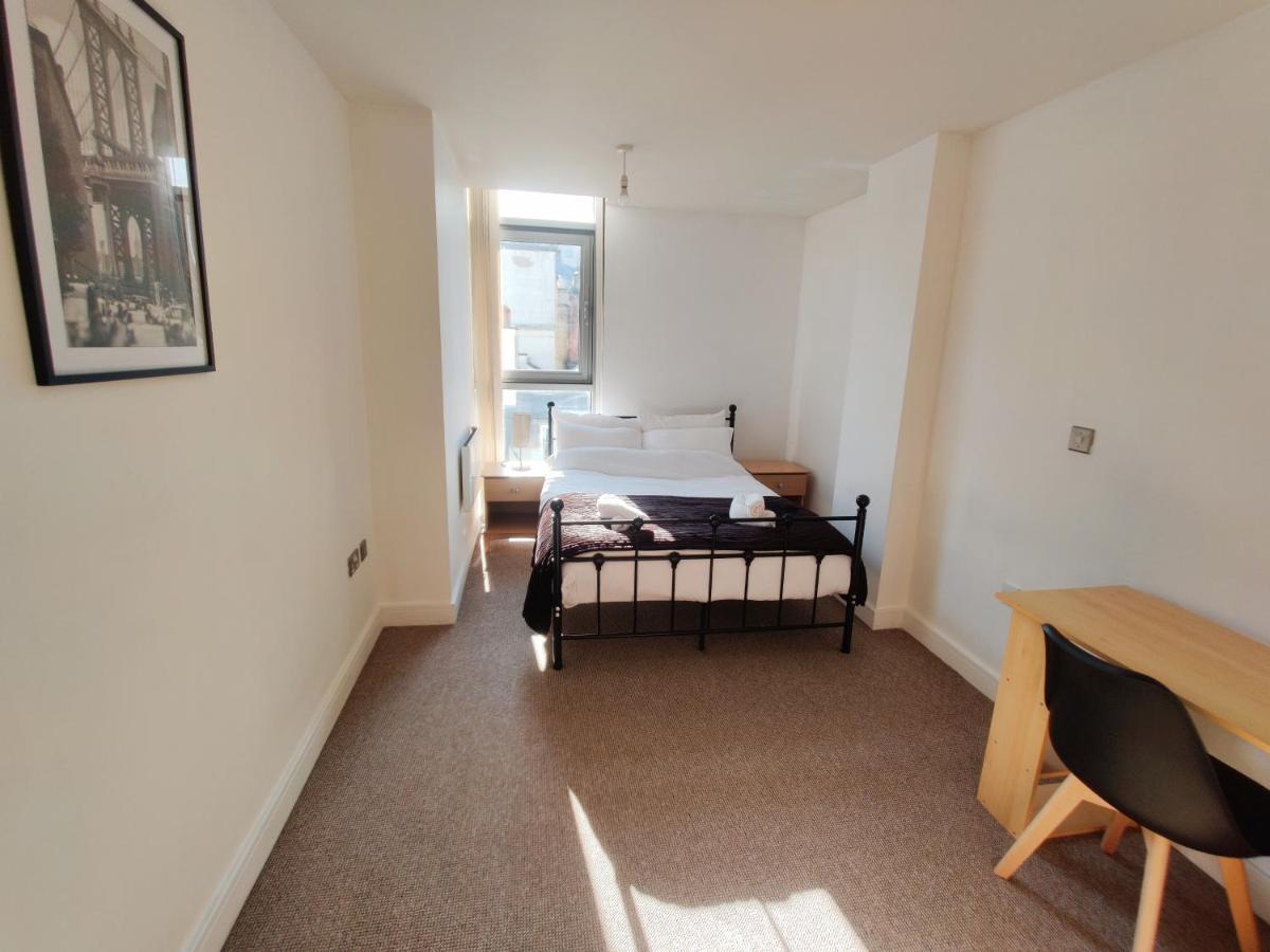 Birmingham Prime Location Stunning Apartment Floor-To-Ceiling Windows Buitenkant foto