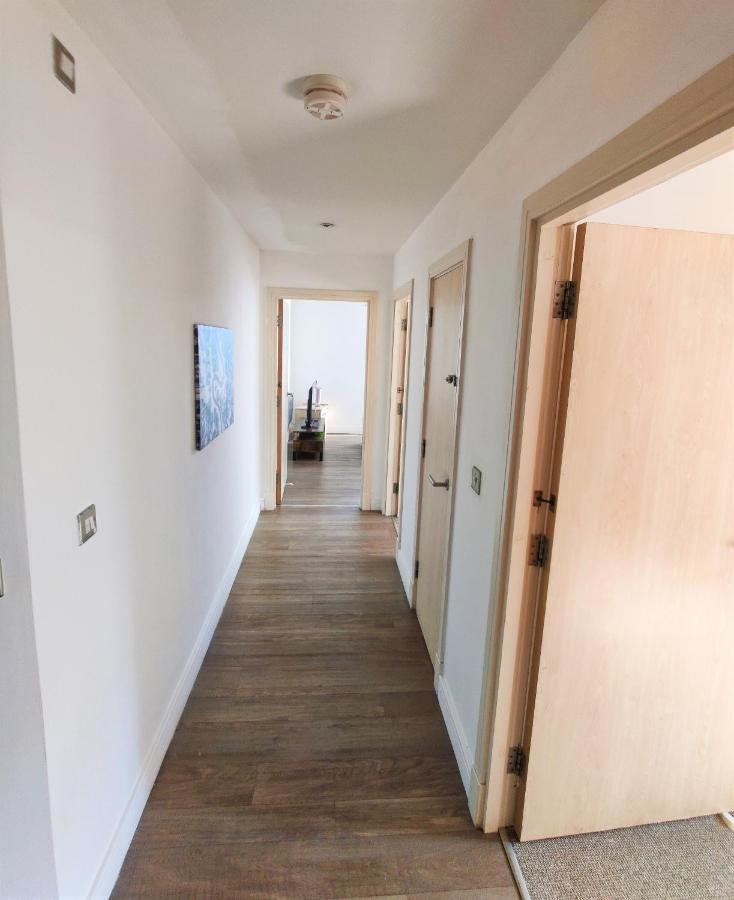 Birmingham Prime Location Stunning Apartment Floor-To-Ceiling Windows Buitenkant foto