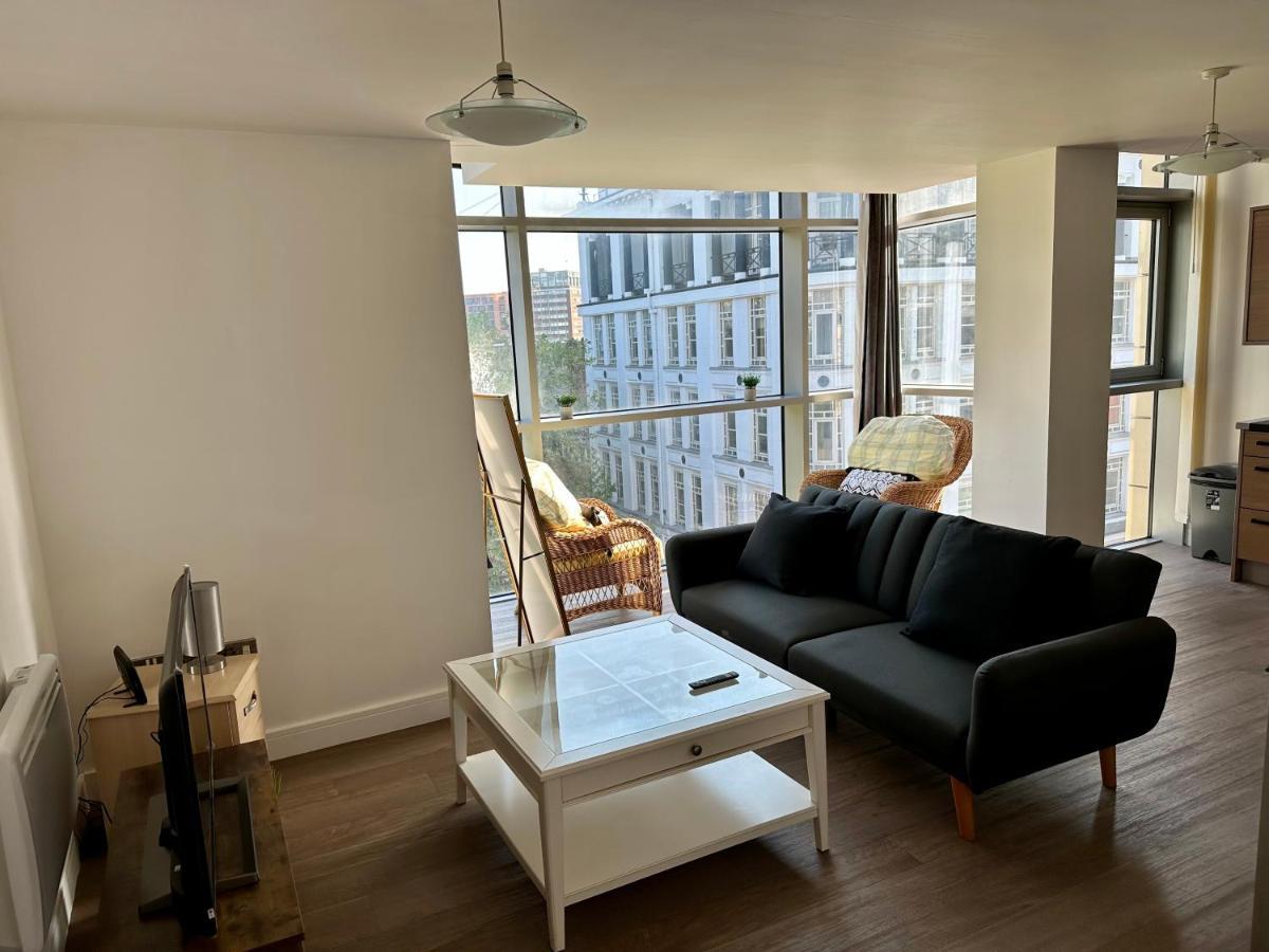 Birmingham Prime Location Stunning Apartment Floor-To-Ceiling Windows Buitenkant foto