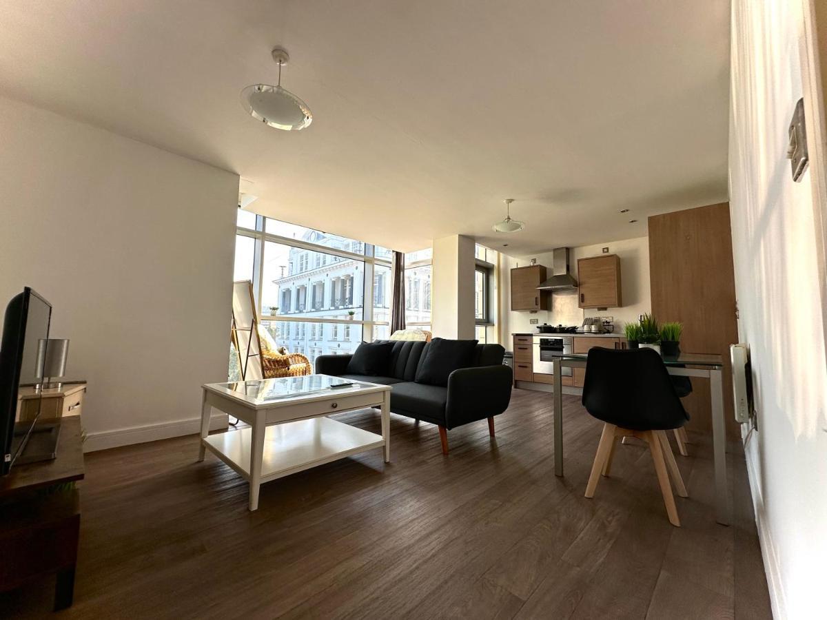 Birmingham Prime Location Stunning Apartment Floor-To-Ceiling Windows Buitenkant foto