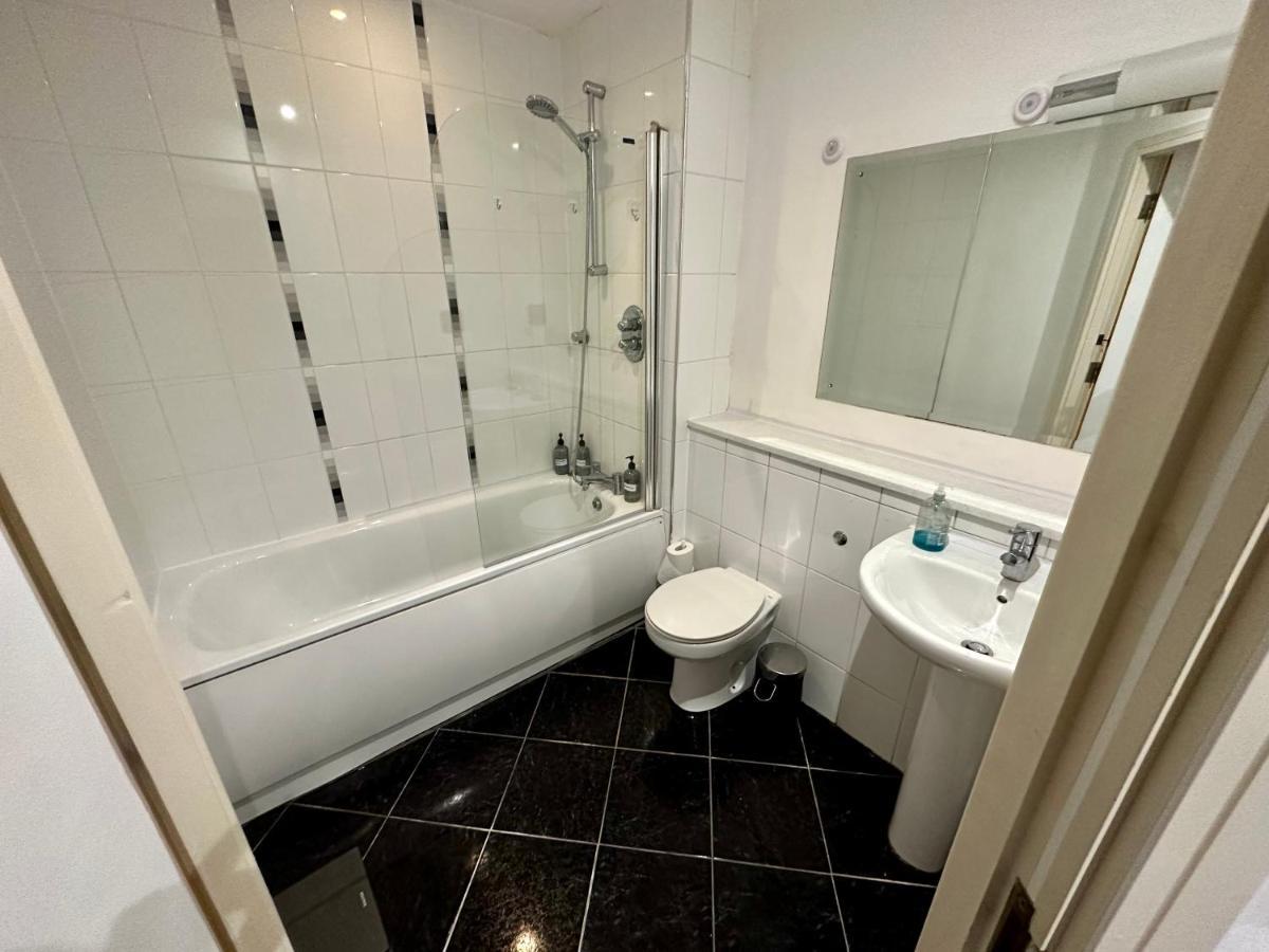 Birmingham Prime Location Stunning Apartment Floor-To-Ceiling Windows Buitenkant foto